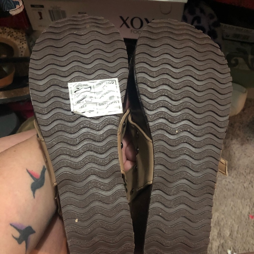 Platform sandal - Picture 3 of 3